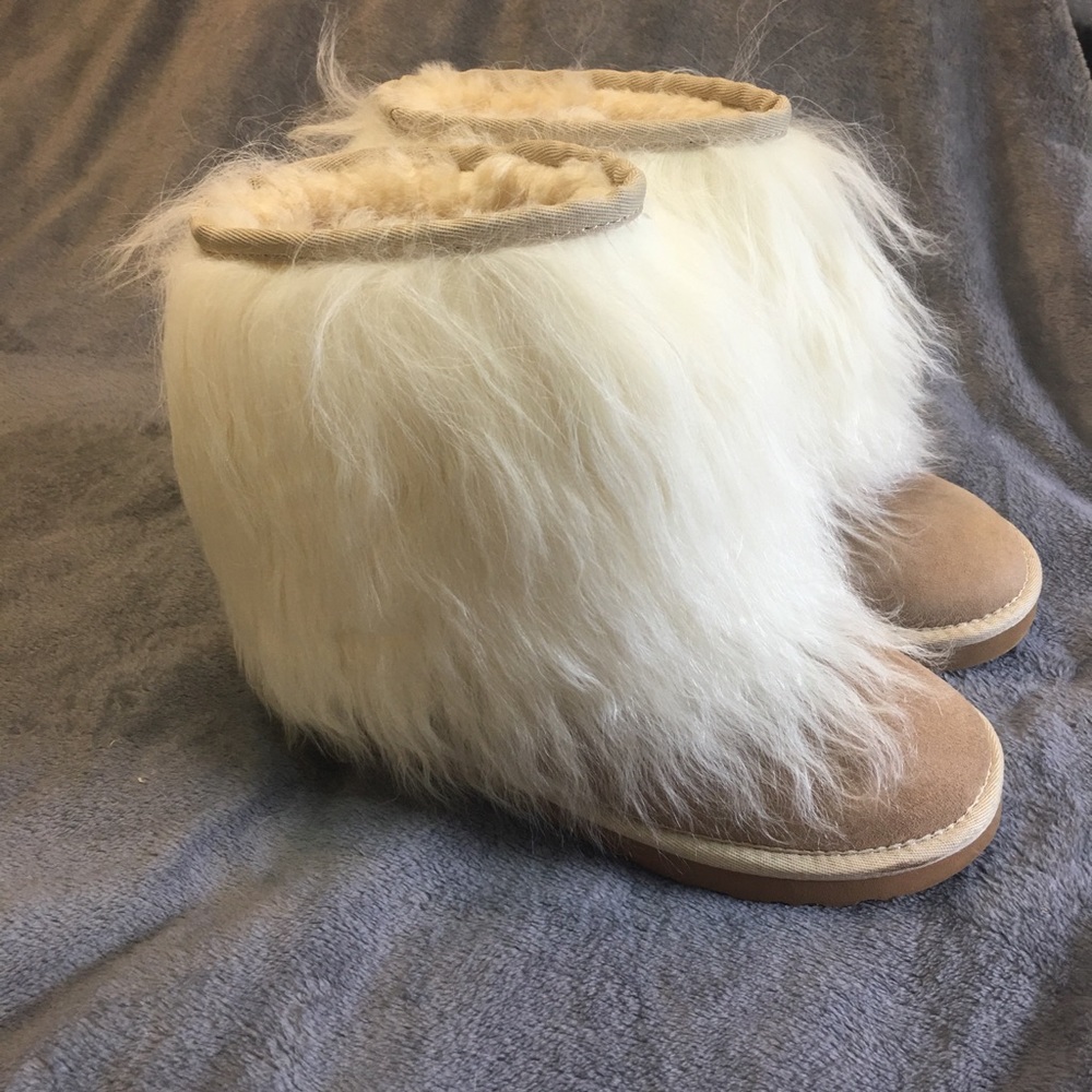 Rare! NWT UGG size 9 Mongolian Boots! $155